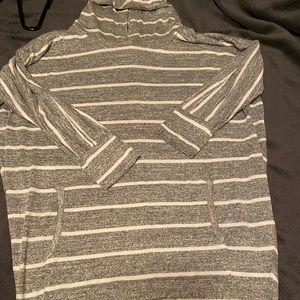 3/4 lightweight hoodie with pouch pocket. Worn once.